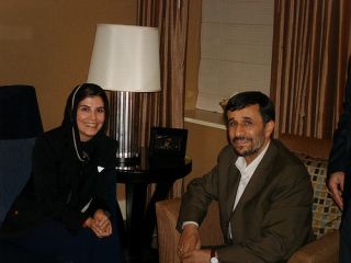 اشاره احمدی‌نژآد به ماجرای الهه هیکس و افشاگری کاملیا انتخابی‌فرد