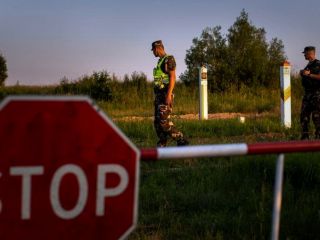 بلاروس برای تلافی تحریم های اقتصادی , راه را برای هزاران پناهجو باز کرد