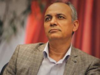 یادداشتی از احمد زیدآبادی با عنوان «هموطنان! خطر در همین چند قدمی ماست»