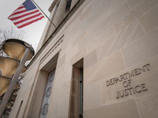 رضا سرهنگ‌پور کفرانی،ایرانی ساکن مونترال کانادا متهم به دور زدن تحریم‌ها شد