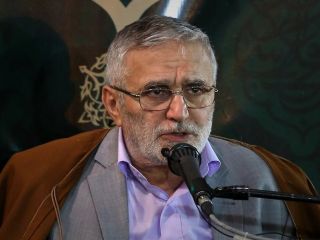 مداح نزدیک به خامنه ای : تظاهرات در شهرهای ایران به دلیل تعطیلی عزاداری است