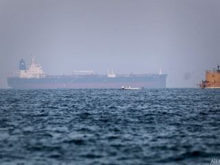 دو کشتی در دریای عمان «کنترل سکان را از دست داده و یک کشتی دیگر دچار حادثه شده است»