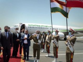 وزارت خارجه ایران: اهتزاز پرچم اقلیم کردستان در مراسم استقبال از بارزانی اشتباه تیم اجرایی بود