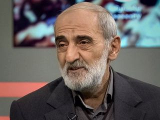 حسین شریعتمداری: رئیسی لال‌ها را شفا می‌دهد!