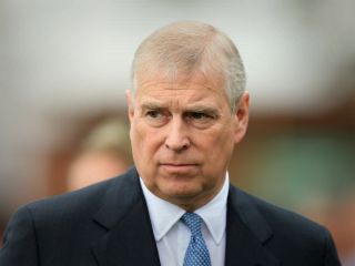 شکایت از پرنس اندرو ، پسر دوم ملکه بریتانیا به اتهام آزار جنسی