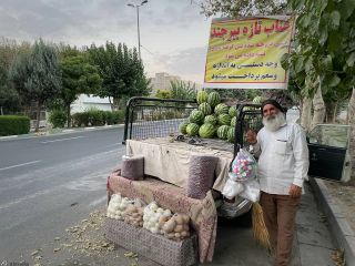 چگونه این پیرمرد هندوانه‌فروش در فضای مجازی ستاره شد؟