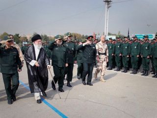 سپاه پاسداران ایران: شعارمحوری و غرور بی‌جا