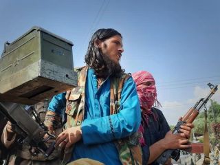 در پی ورود طالبان به کابل و ارگ ریاست جمهوری ، محمداشرف غنی از افغانستان گریخت