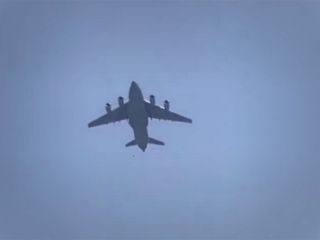 افغان‌های آویزان و خلبان بی‌وجدان