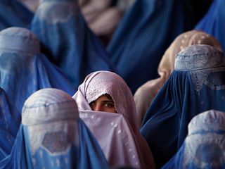 طالبان با تخفیف برقع حجاب را در افغانستان اجباری کرد