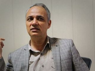 احمد زید آبادی : بارگیری گازوئیل ایران به مقصد لبنان! با کدام مجوز؟