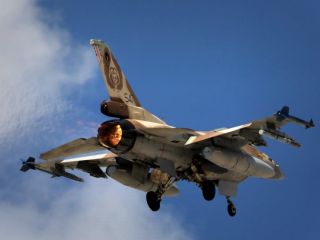 جنگنده‌های اسرائیلی ساختمان‌های حماس را بمباران کردند