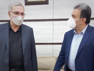 سیلی خوردن رئیس دانشگاه علوم پزشکی اهواز در سفر رئیسی به خوزستان