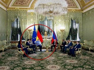 چه کسی به موبایل «آنگلا مرکل» زنگ زد؟