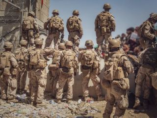 جو بایدن در مورد احتمال حمله قریب‌الوقوع دیگری به فرودگاه کابل هشدار داد