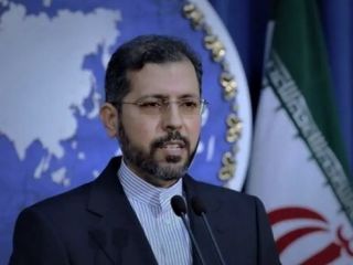 جمهوری اسلامی ضمن دفاع از ارسال سوخت به لبنان آن را «تصمیمی حاکمیتی» خواند