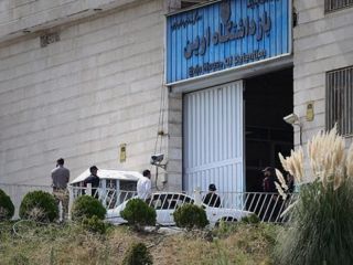 سند محرمانه؛ مقام‌های زندان اوین در بهمن ۹۸ نگران حمله معترضان به زندان بودند