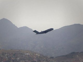 حضور ۲۰ ساله نظامیان آمریکا در افغانستان با برخاستن آخرین هواپیما از کابل به پایان رسید