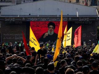 بنزین ایران، آتش خشم لبنانی‌ها علیه حزب‌الله را بیشتر کرده است