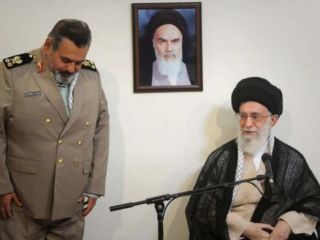 مرگ سرلشکر چاپلوسی که می گفت خامنه ای خود امام زمان است