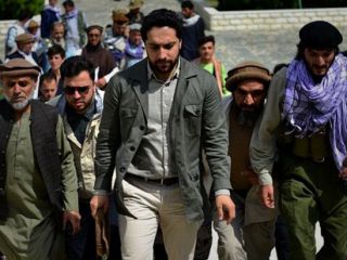 احمد آقا، الان شما آبروی منطقه هستی