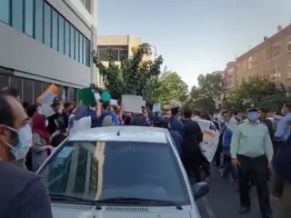 تعدادی از معترضان به وضعیت افغانستان در مقابل سفارت پاکستان در تهران بازداشت شدند