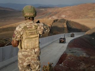 ترکیه: ۲۴۲ کیلومتر دیگر به دیوار امنیتی خود در مرز با ایران اضافه می‌کنیم