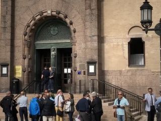 توقف جلسه دادگاه حمید نورى در سوئد در پى اعتراضش به «توهین» به خمینی توسط شاکی