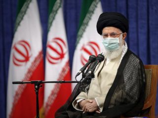 خامنه ای:«به رسمیت نشناختن رژیم صهیونیستی در میادین ورزشی بسیار مهم است»