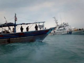 دستگیری ۷ ایرانی در آبهای هندوستان به اتهام قاچاق ۵۰-۳۰ کیلو هروئین