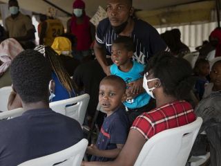 ترامپ:کشور ما به سرعت به بزرگ‌ترین چاه مستراح بشریت تبدیل می‌شود