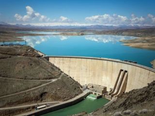 آب سد زاینده‌رود به سرعت در حال «ته‌نشین شدن» است