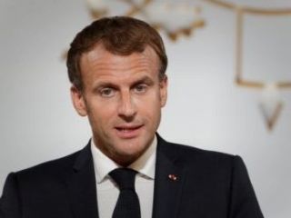 مکرون بعد از تماس بایدن گفت سفیر فرانسه به واشنگتن برمی‌گردد