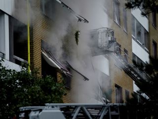 انفجار و آتش‌سوزی در گوتنبرگِ سوئد؛ پلیس فرضیه خودروی بمب‌گذاری شده را مطرح کرد