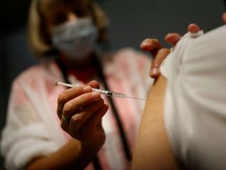 وزارت بهداشت: برای حامله‌ها واکسن فایزر وارد نمی‌کنیم