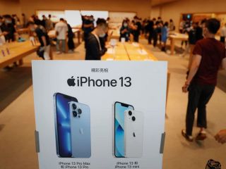 برای خرید آیفون۱۳ باید چند روز در کشورهای اروپایی کار کرد؟ در ایران چطور؟