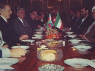 پیشنهاد الحاق آذربایجان به ایران و پاسخ هاشمی رفسنجانی