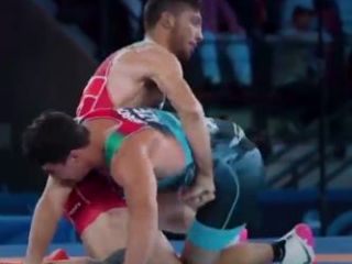 شاهکار محمدرضا گرایی در مقابل کشتی گیر آذربایجانی