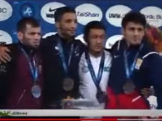 فریاد زدن نام نوید افکاری در مراسم اهدای مدال طلای محمدرضا گرایی