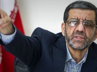 ضرغامی: مردم پاسارگاد به خاطر آرامگاه کوروش نمی‌توانند کشاورزی کنند