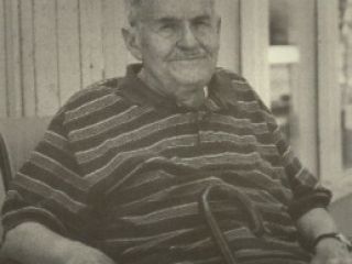 نصرت الله امینی در برابر خلخالی :برای تخریب تخت جمشید باید از روی جنازه من عبور کنید