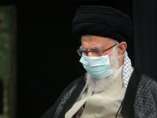 چرا خامنه‌ای در بازگشت به میز مذاکرات تأخیر دارد؟