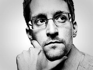 اسنودن برای سومین بار به زبان فارسی توییت کرد