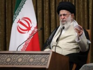 راه حل خامنه ای برای جلوگیری از حملات به مساجد شیعیان افغانستان