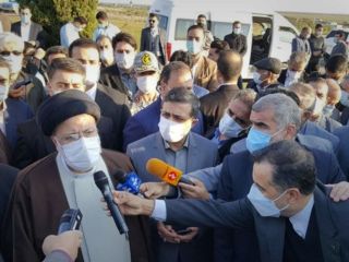 روزنامه اعتماد: تکرار اشتباهات لفظی رئیسی، اعتماد به نفس او را کاهش می دهد