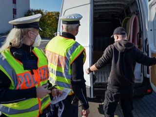 کشف جسد یک مهاجر در کامیونی در یک بزرگراه توسط پلیس آلمان