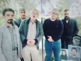 همدلی و همبستگی پدران دادخواه دوشادوش مادران دادخواه بر سر مزار مهرداد معین فر