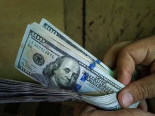 عضو اتاق بازرگانی ایران: تمام راه‌های بازگشت ارز به کشور مسدود است