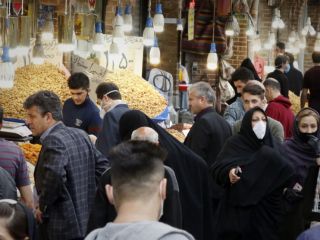 هشدار درباره رسیدن به «خطرناک‌ترین نقطه تورم در ۴۰ سال اخیر» در ایران