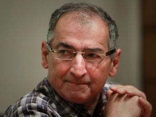 صادق زیباکلام: گفتند مراعات کن تا حکمت اجرا نشود